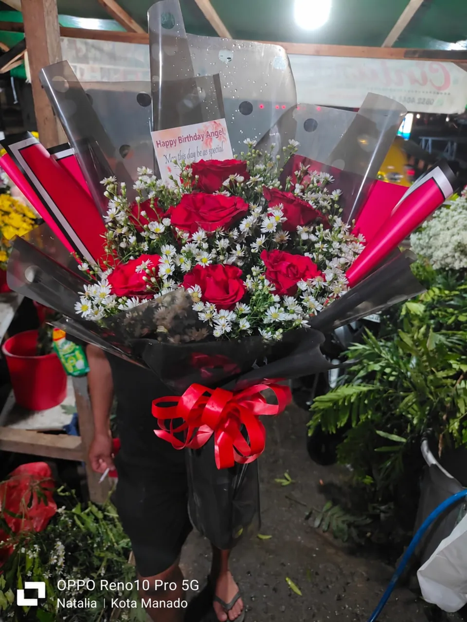 Buket Mawar Merah Pita Merah