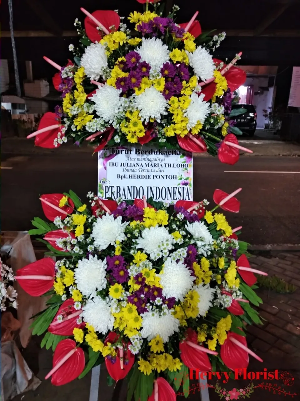 Krans Bertingkat Merah Ungu