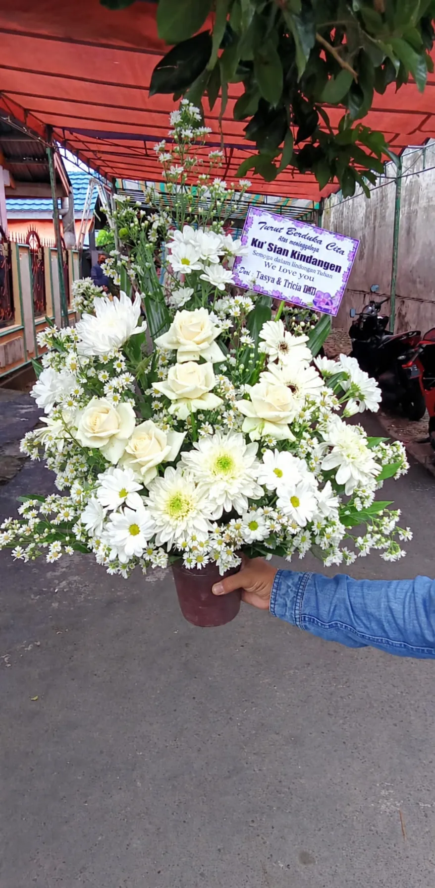 Bunga Meja Mawar Krisan Putih