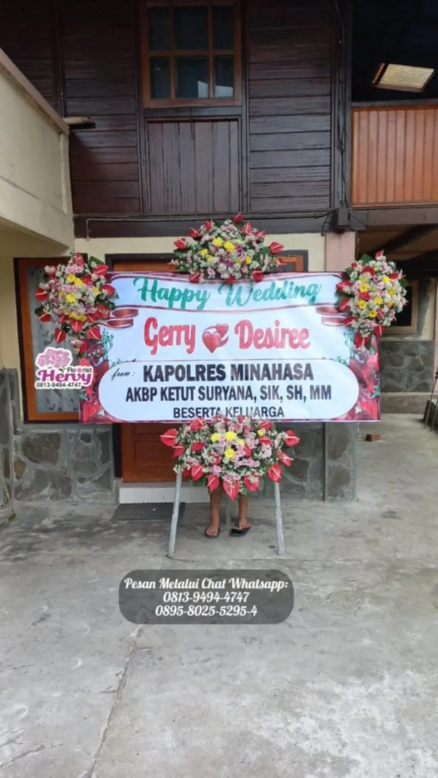 Papan Pernikahan Hijau Empat Rangkaian